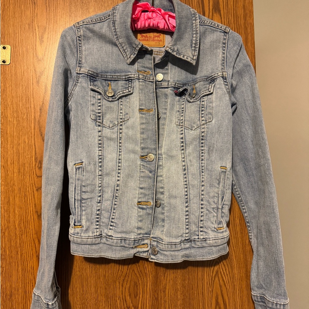 Levi’s Denim Jacket Size small